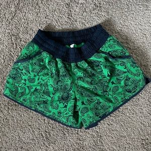 Lululemon Athletica green with navy blue paisley speed shorts
